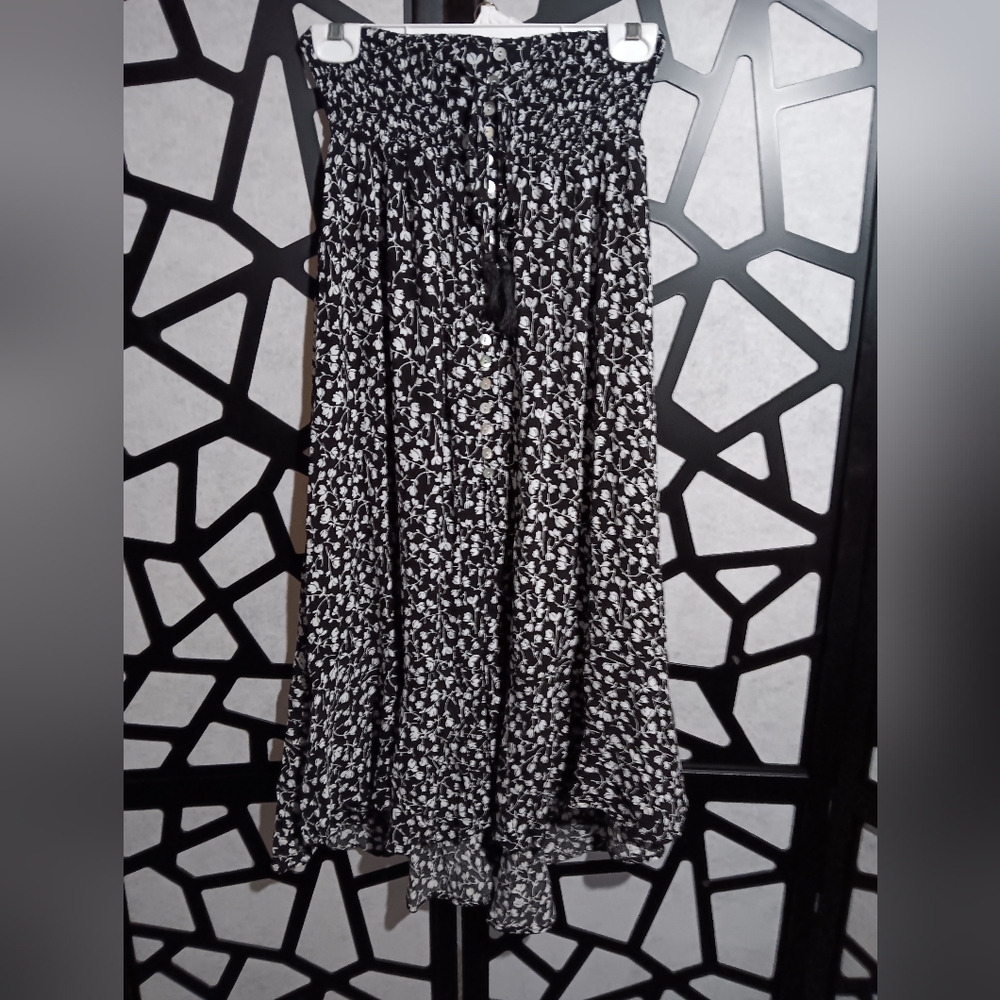 [Copy] Rachel Zoe - Floral Smocked Button Front Maxi Skirt- Black, White - M